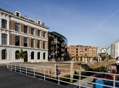Rijksmonument SuiteHotel Pincoffs met uitzicht over Rotterdam