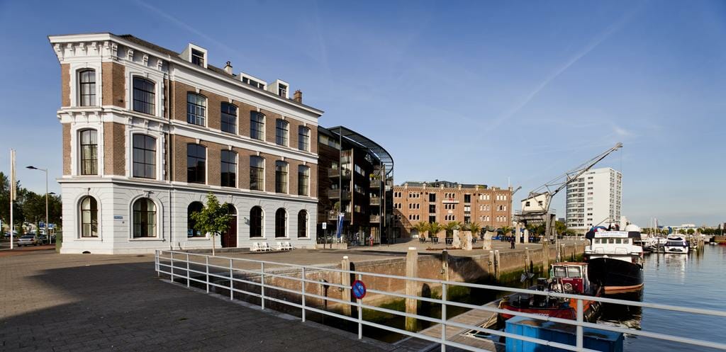 Rijksmonument SuiteHotel Pincoffs met uitzicht over Rotterdam