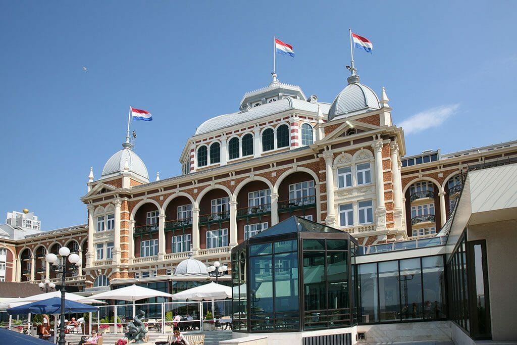 Luxe overnachten aan de kust in het Kurhaus te Scheveningen