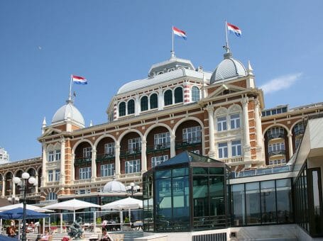 Luxe overnachten aan de kust in het Kurhaus te Scheveningen