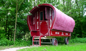 De Papegaai, een bijzondere belevenis slaap in een zigeunerwagen
