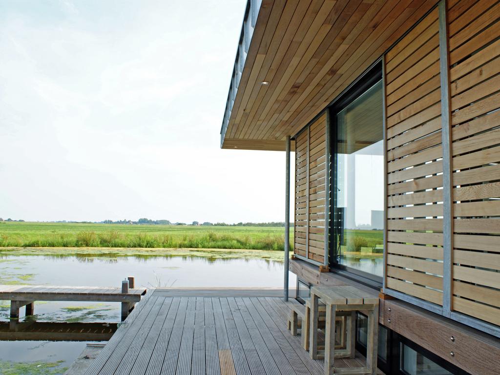 Bijzondere Overnachting Origineel Overnachten Slapen in een watervilla op het water in Friesland10