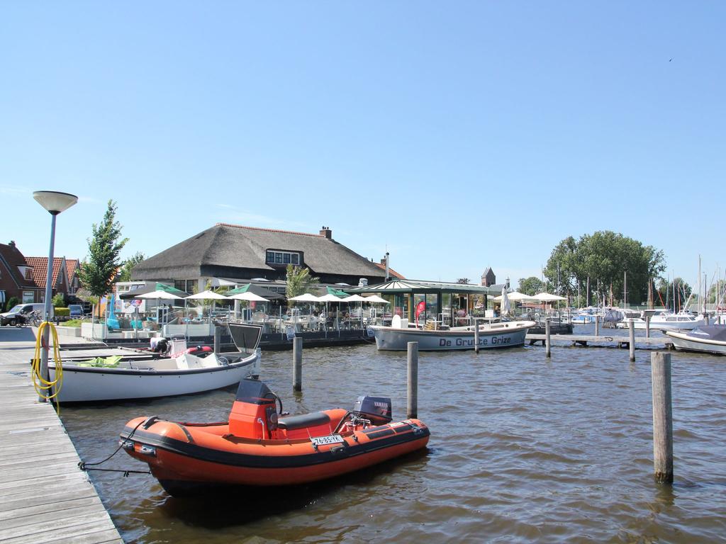 Bijzondere Overnachting Origineel Overnachten Slapen in een watervilla op het water in Friesland13