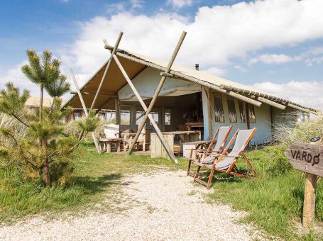 Origineel overnachten in de duinen in Callantsoog