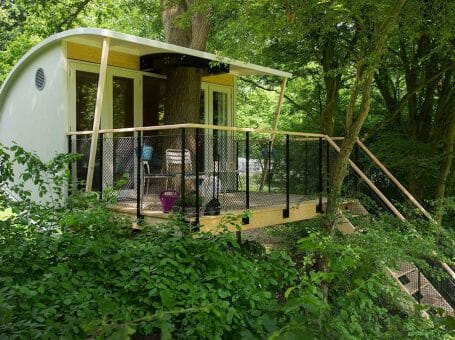 Bijzondere overnachting, slapen in een boomhut