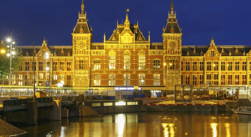 Bijzondere Overnachting Origineel Overnachten Double Tree by Hilton Hotels met prachtig uitzicht over Amsterdam18