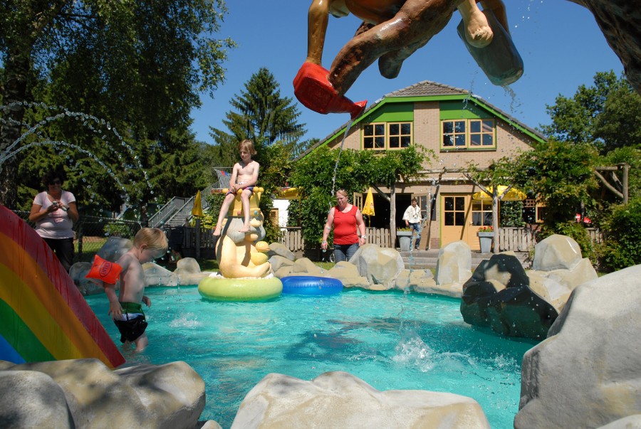 Bijzondere Overnachting Origineel Overnachten Slapen in een DrakenEi op Camping Schinkel Hoenderloo8