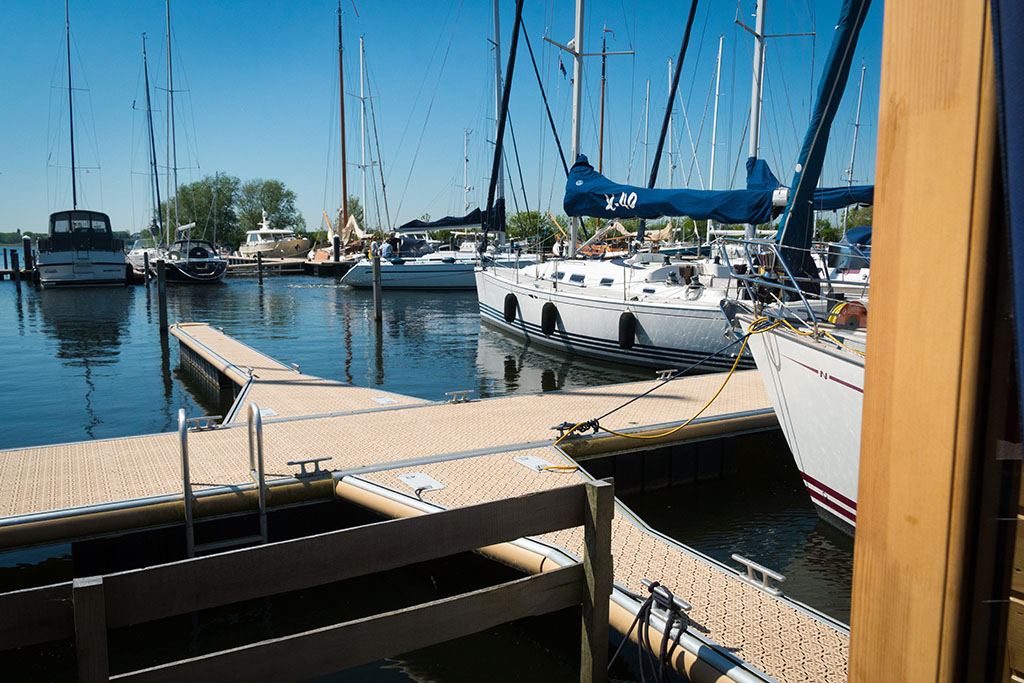 Bijzondere Overnachting Origineel Overnachten Slapen op het water in Waterbubbels bij Marina Muiderzand8