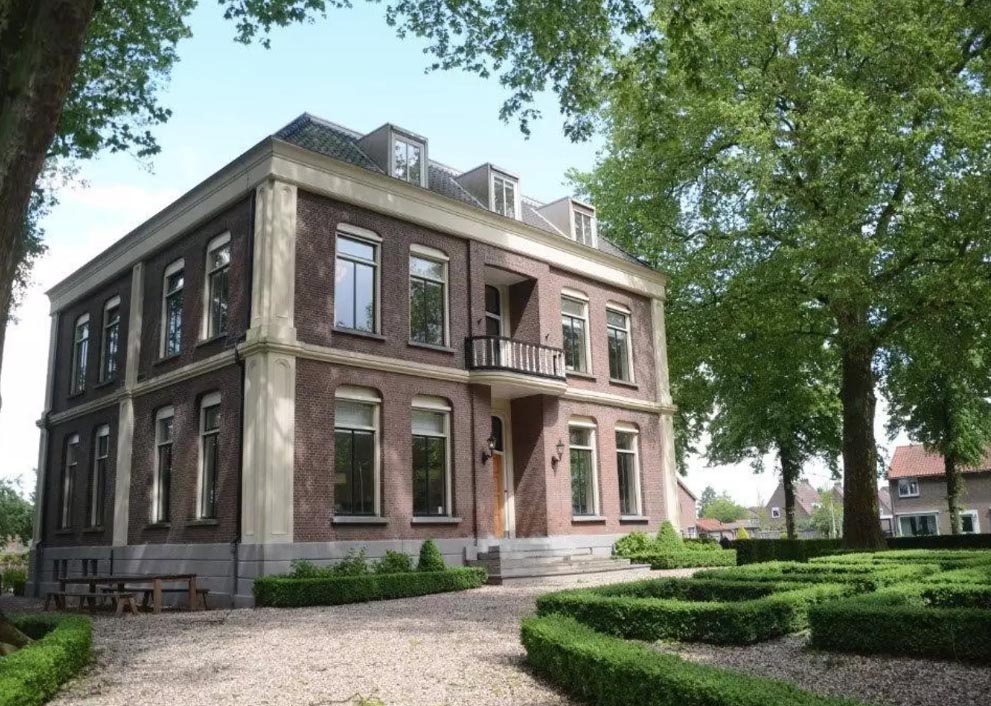 Statige vakantievilla aan de Waal in de Betuwe