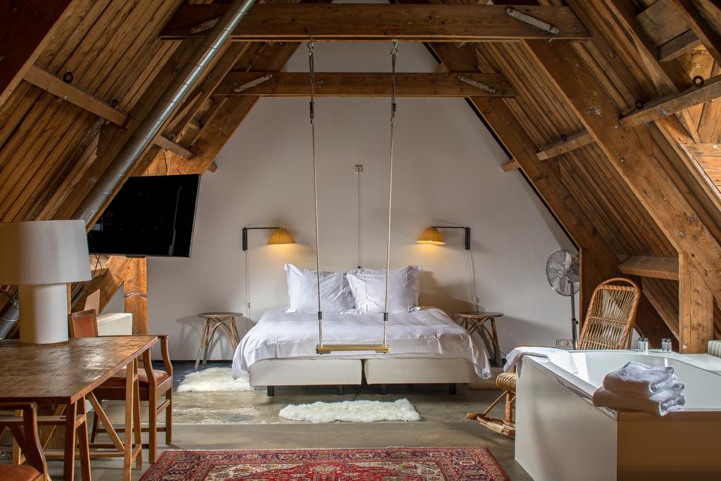 Bijzondere Overnachten Origineel Overnachten Slapen in voormalig scheepshoofdkantoor Lloyd Hotel Amsterdam16
