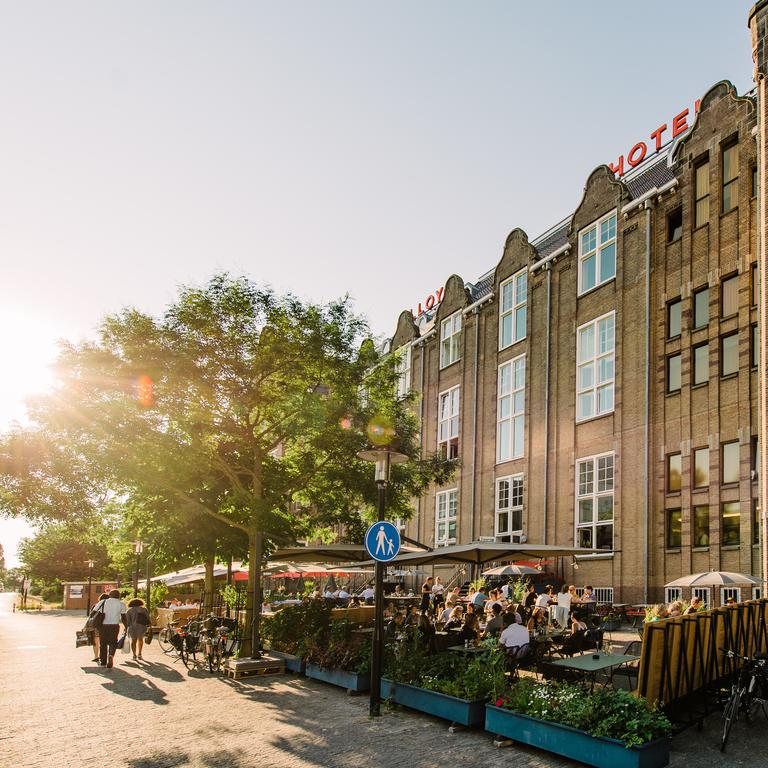 Bijzondere Overnachten Origineel Overnachten Slapen in voormalig scheepshoofdkantoor Lloyd Hotel Amsterdam2