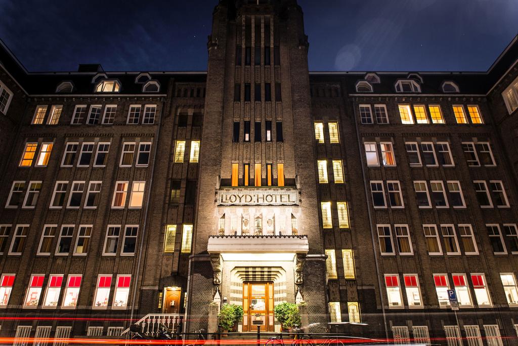 Bijzondere Overnachten Origineel Overnachten Slapen in voormalig scheepshoofdkantoor Lloyd Hotel Amsterdam3