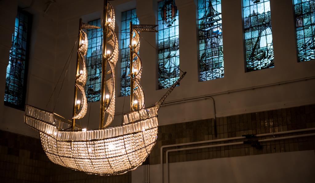 Bijzondere Overnachten Origineel Overnachten Slapen in voormalig scheepshoofdkantoor Lloyd Hotel Amsterdam4