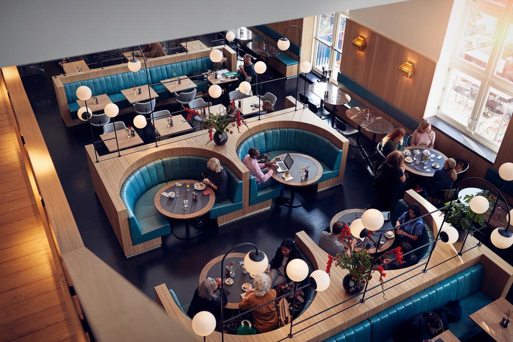 Bijzondere Overnachten Origineel Overnachten Slapen in voormalig scheepshoofdkantoor Lloyd Hotel Amsterdam6