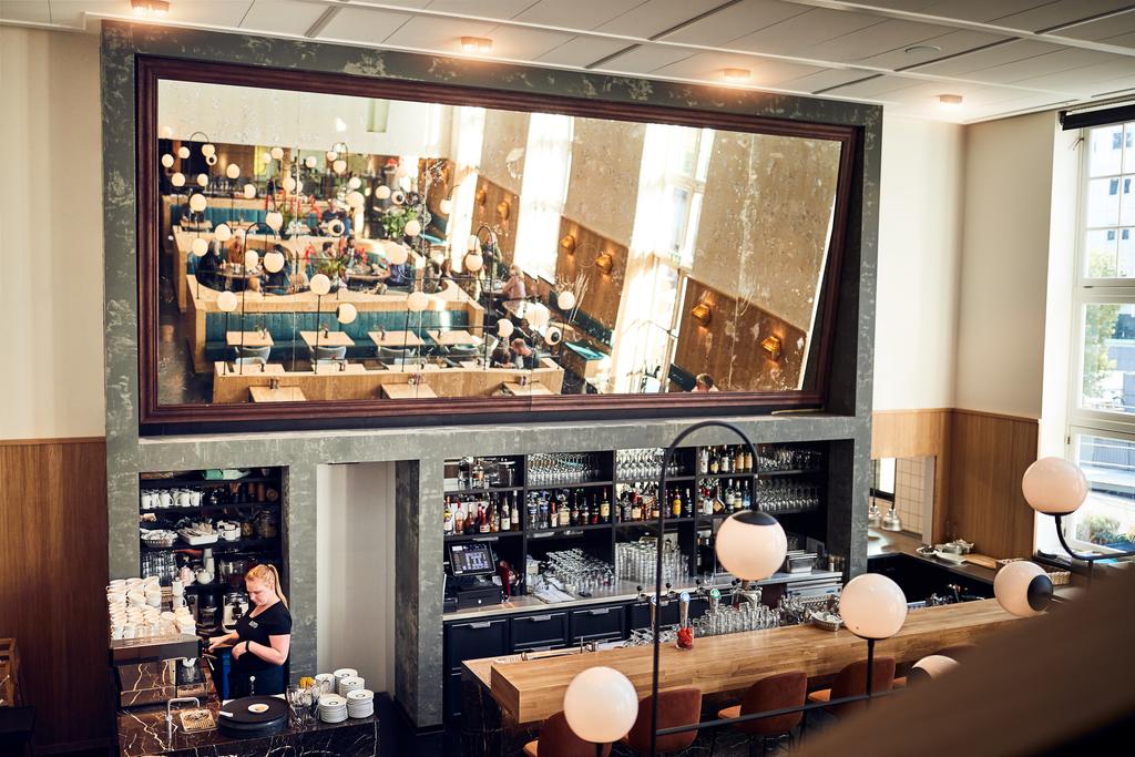 Bijzondere Overnachten Origineel Overnachten Slapen in voormalig scheepshoofdkantoor Lloyd Hotel Amsterdam7