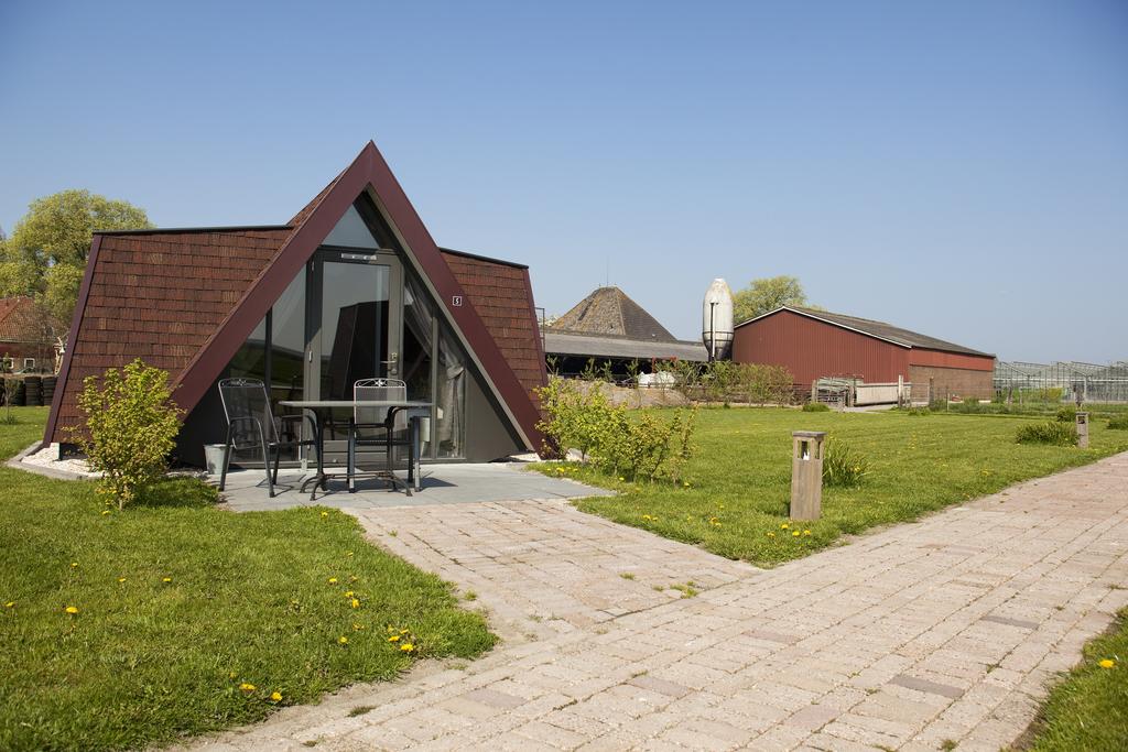 Slapen in luxe chalet bij de boer - Restinn Andijk