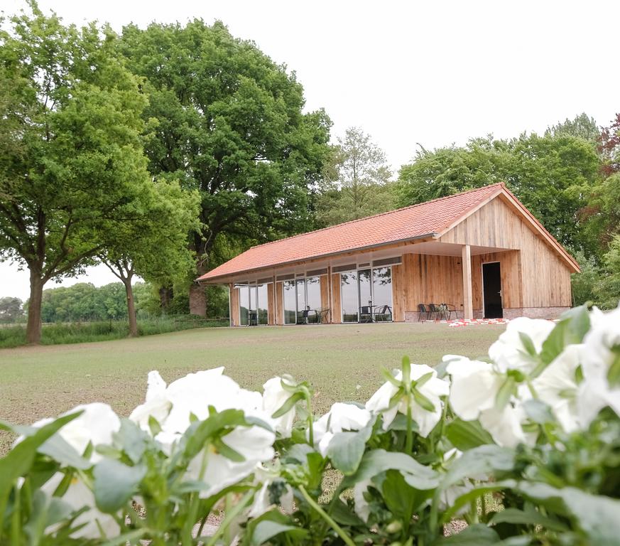 Slapen in kunstzinnige B&B Erve Fakkert in Twente