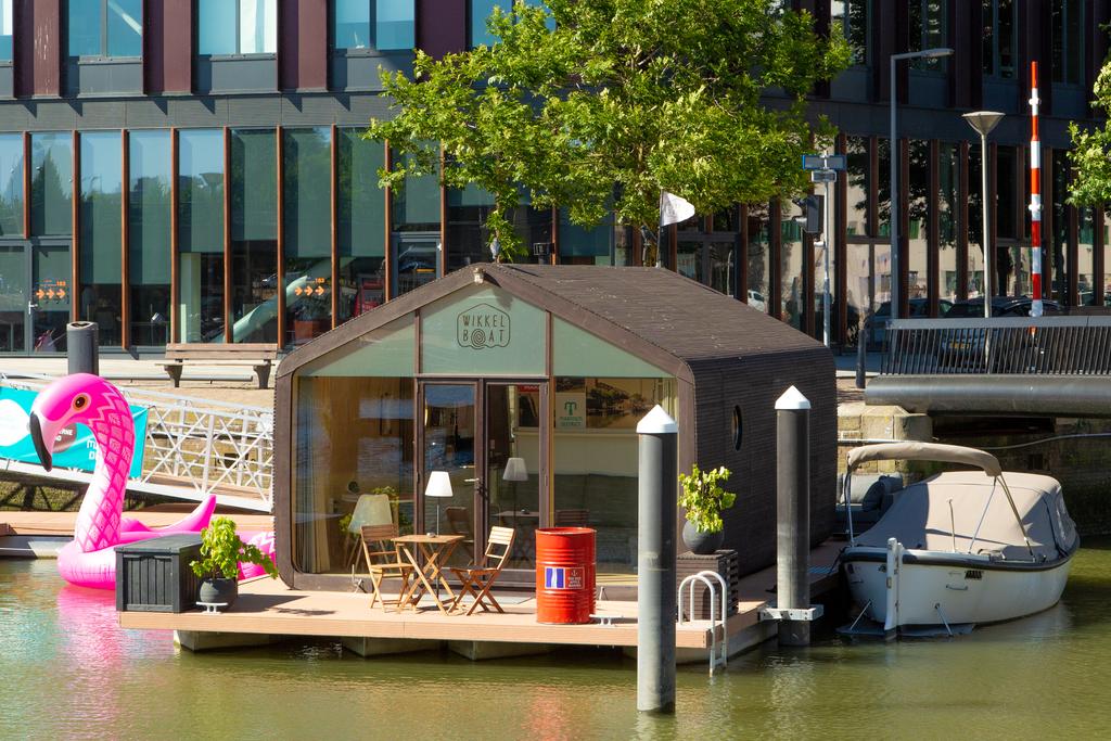 Slapen op het water in Rotterdam - De Wikkelboat