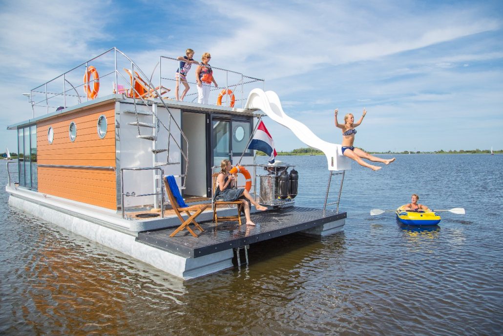 Huisboot in het Friese Warns