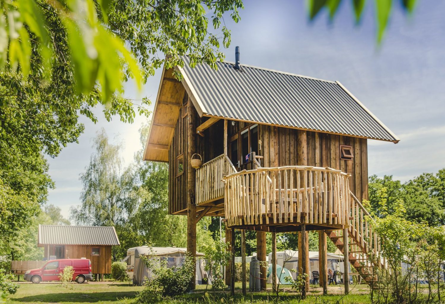 Glamping in een boomhut op vakantiepark Molke in Twente