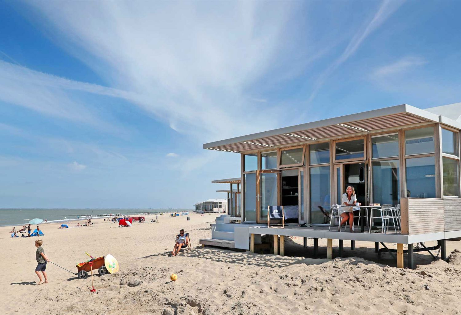 Strandhuisje in Cadzand in Zeeland