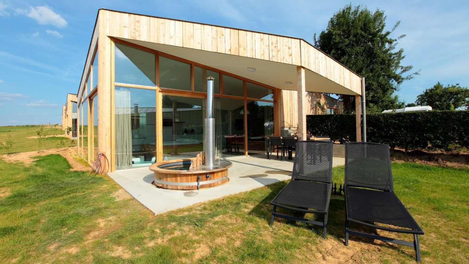 Luxe natuurhuis met hottub en jacuzzi Sint Geertruid Limburg