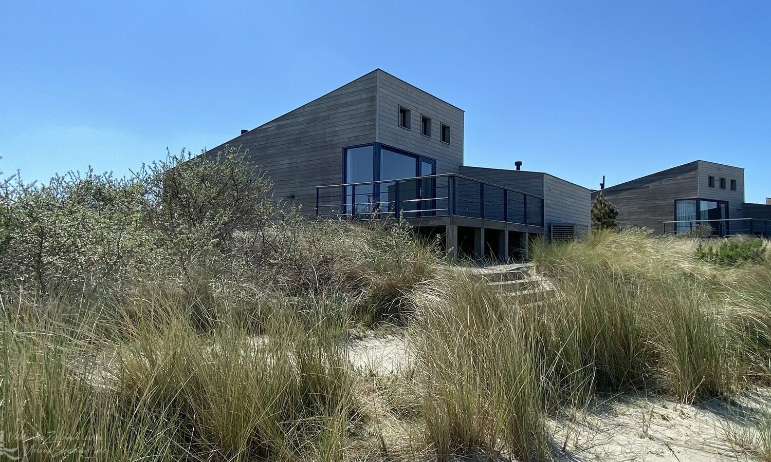 Luxe villa direct aan het strand van Ouddorp